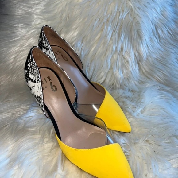 Chic Yellow and Black Women's Heels - Picture 3 of 4
